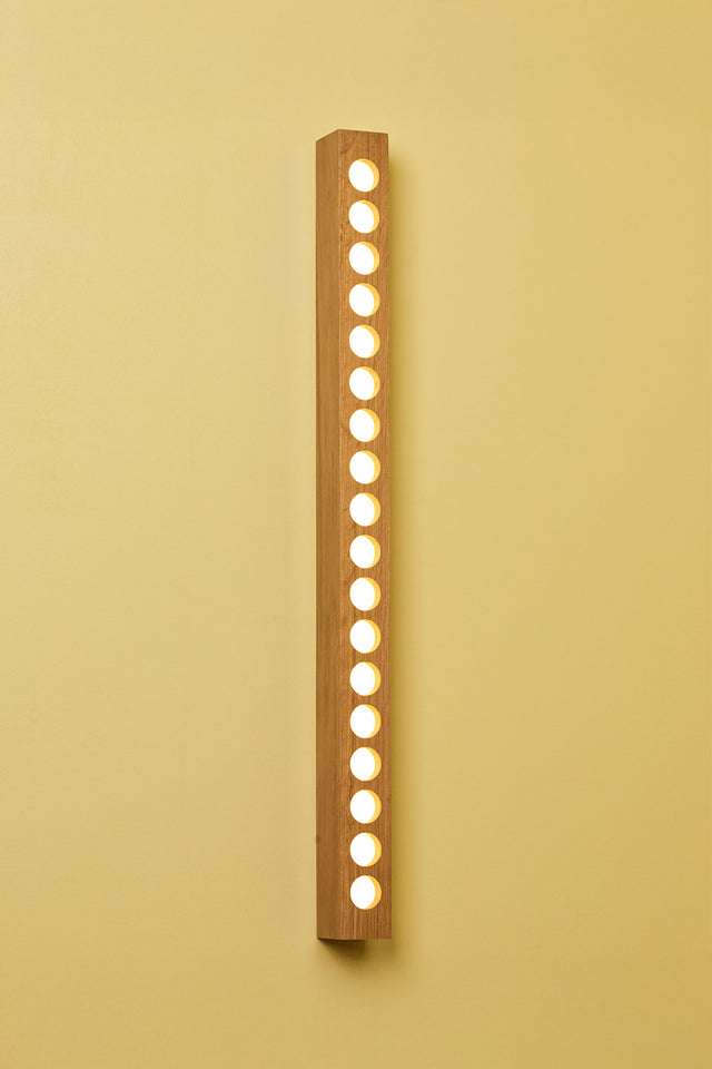 LED DOTS 60 | Wall Light