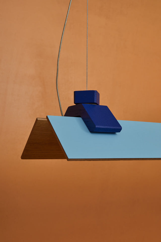 CATCH 150X8, light-blue formica face with a deep blue connector