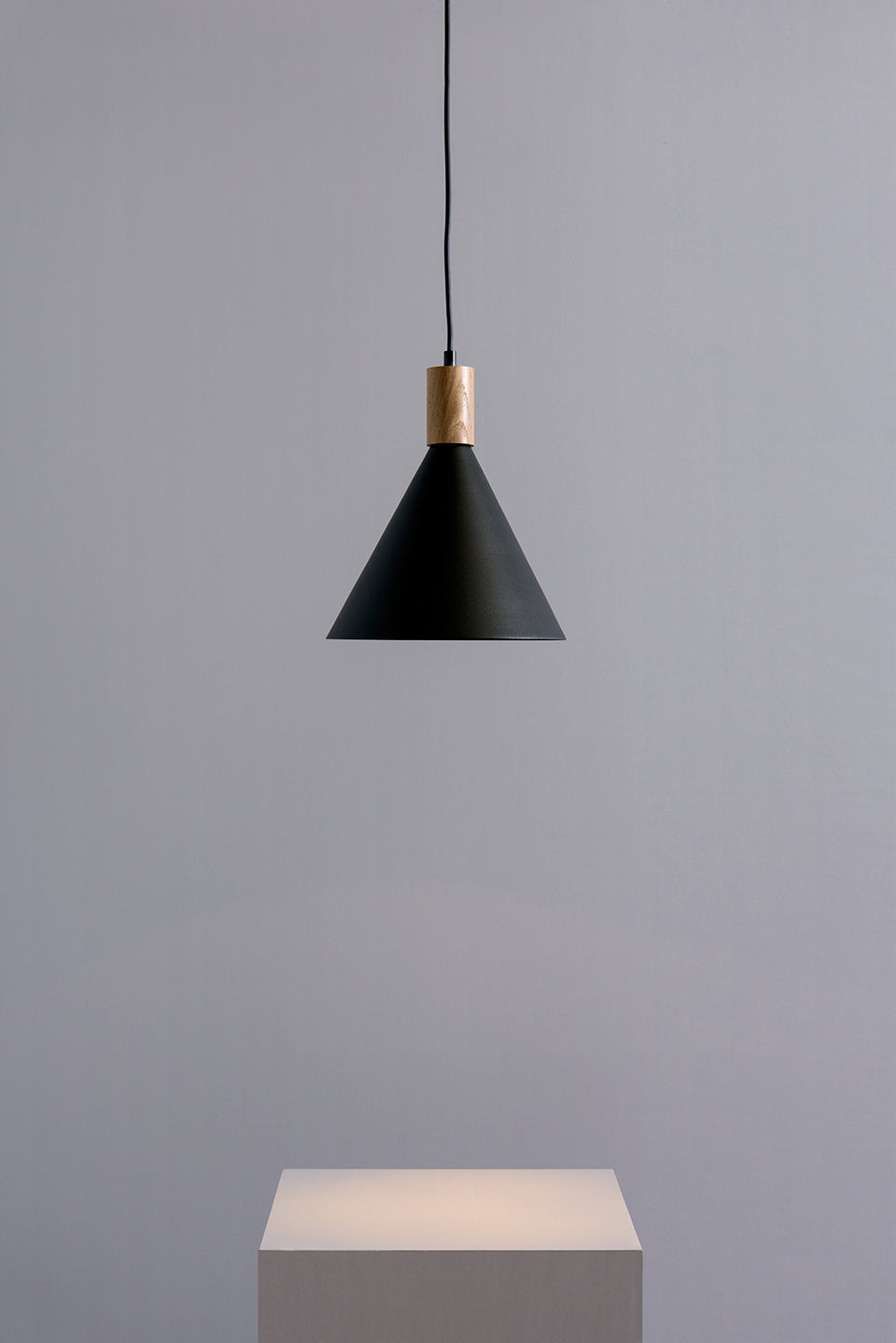 HANGING SMALL CONE oak