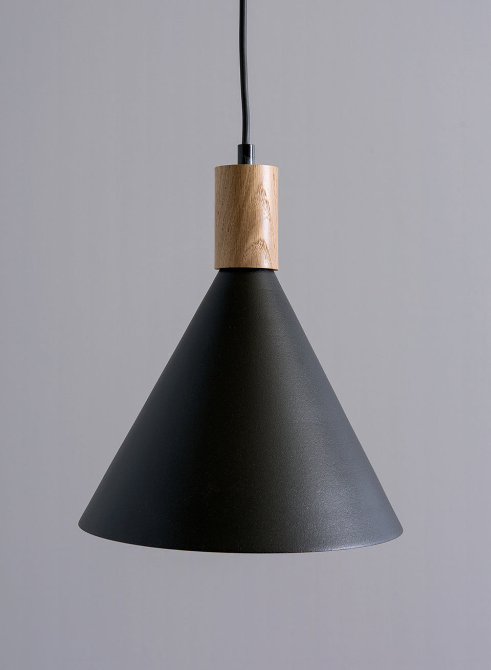 HANGING SMALL CONE oak | Pendant Light