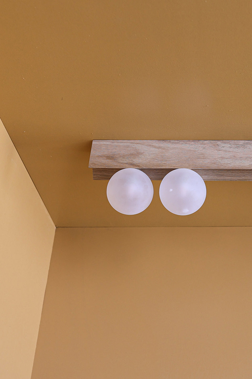 TRIANGLE 60 oak | Wall Light