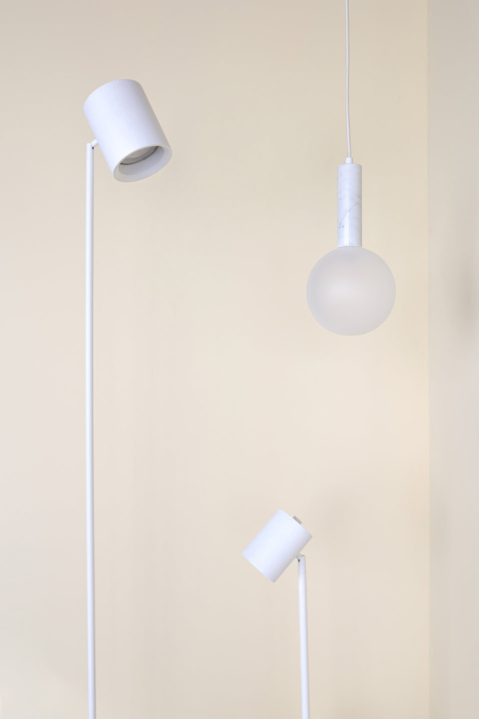 WHITE Ball 15 | מנורת תליה