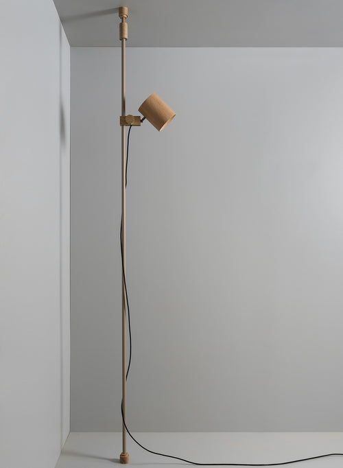 CAST | מנורת עמידה