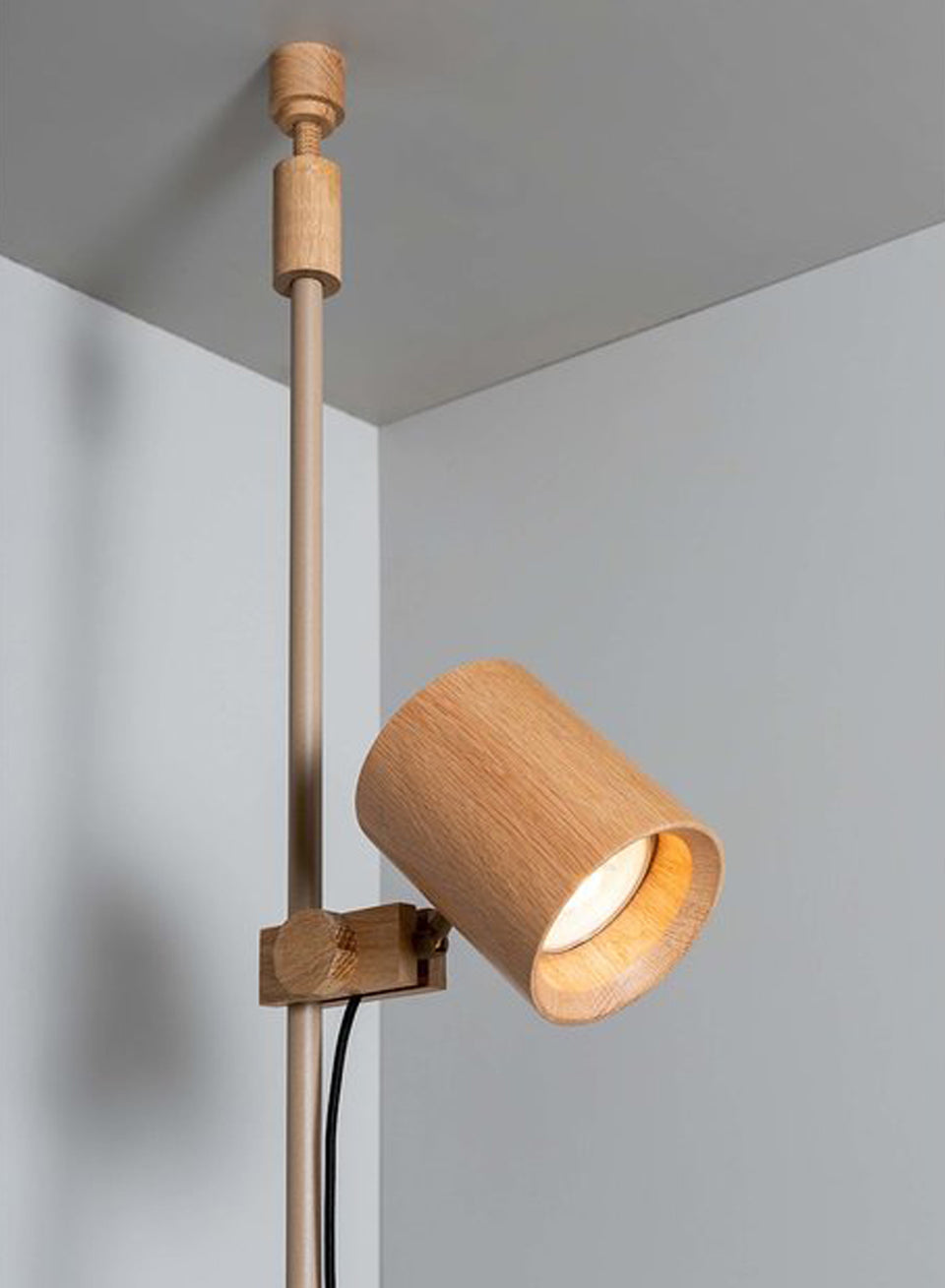 CAST | Floor Lamp